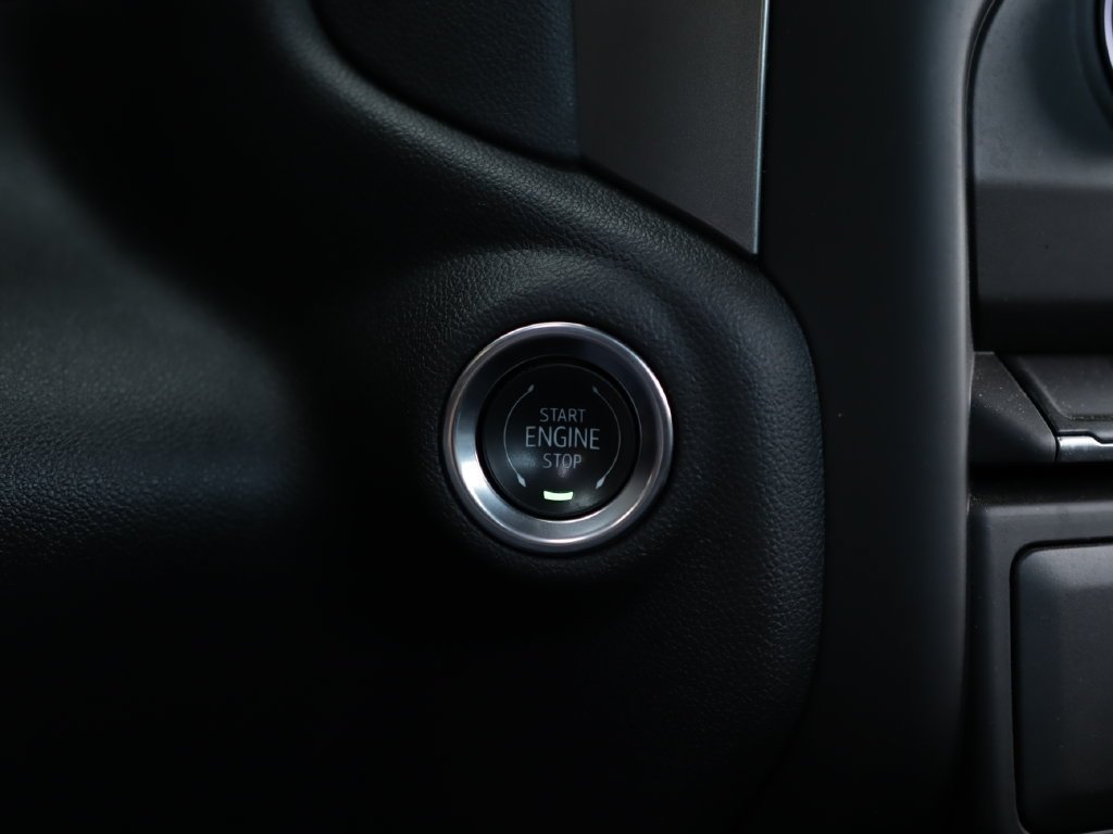 Used 2025 Summit White Chevrolet WT image 18