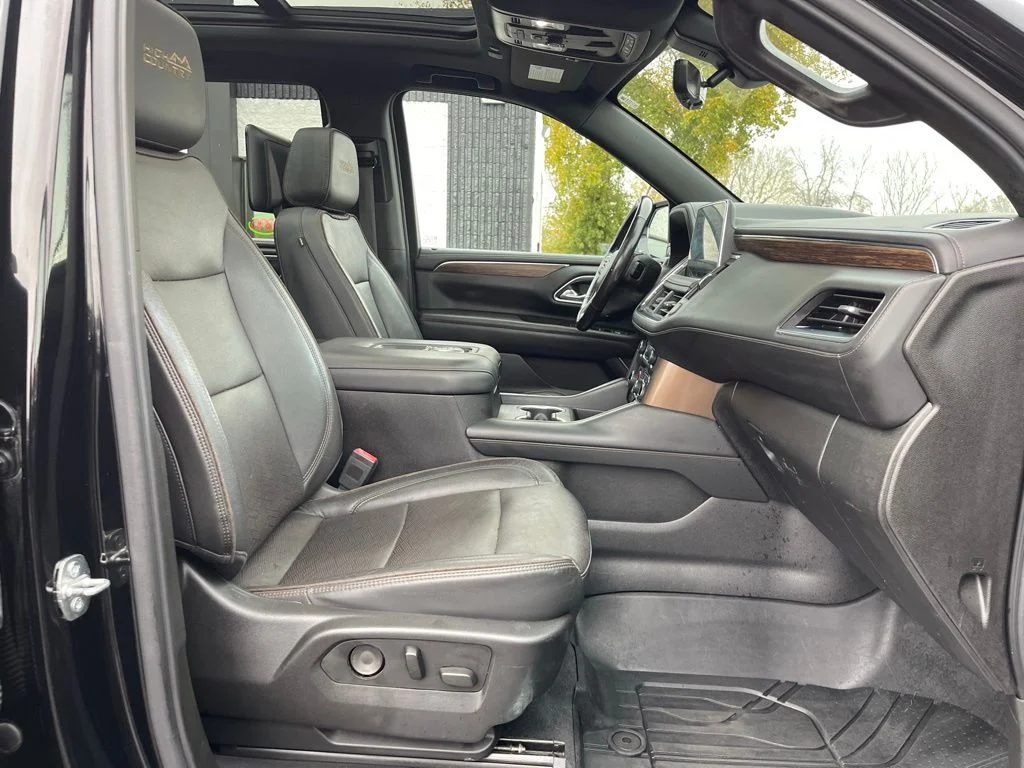 Used 2021  Chevrolet High Country image 43
