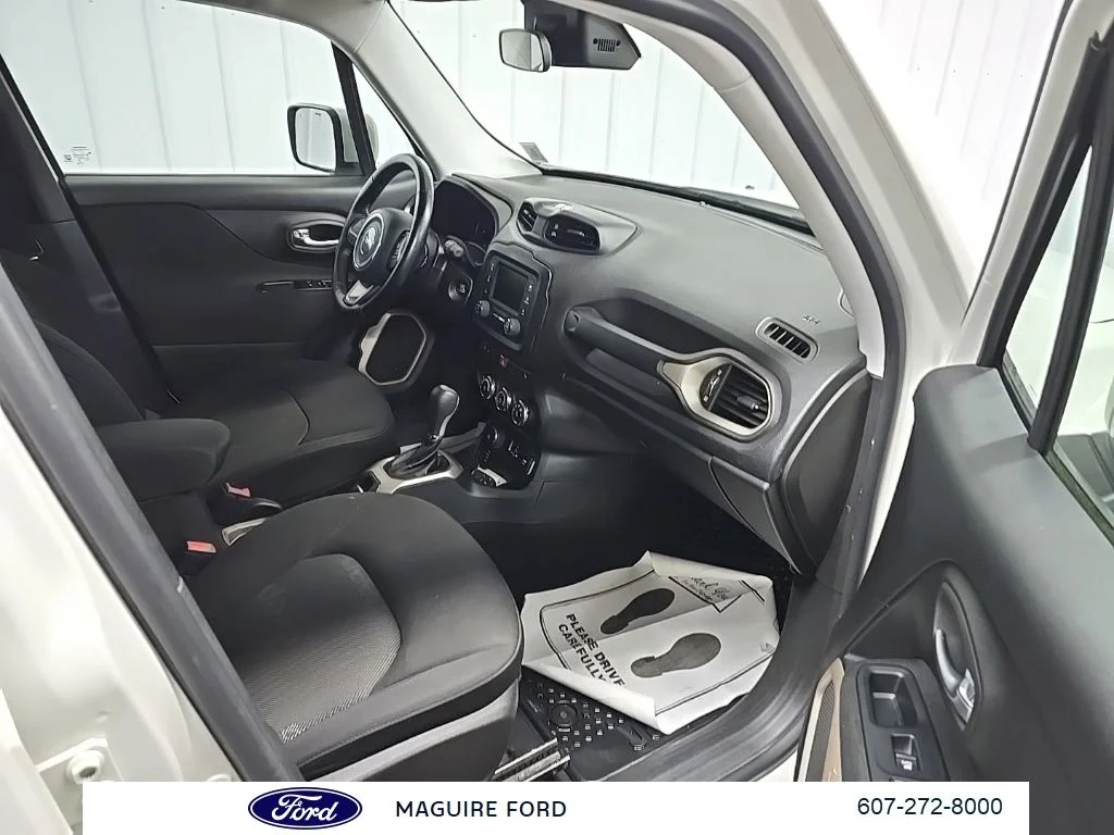 Used 2017 White Jeep Latitude image 18
