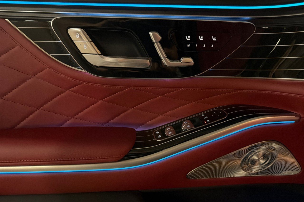 New 2027 MANUFAKTUR Night Black Magno Mercedes-Benz S 580 4MATIC® Sedan image 10