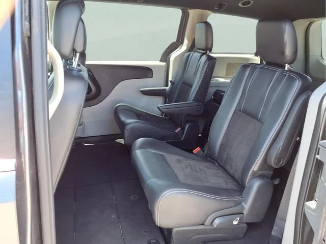 Used 2020 Gray Dodge SXT image 18