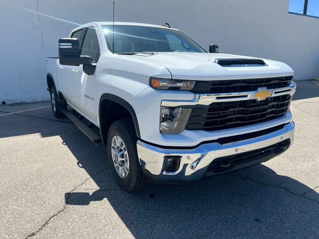 New 2026 Summit White Chevrolet LT image 8
