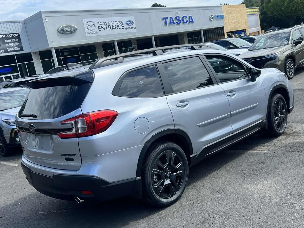 Used 2025 Ice Silver Metallic Subaru Onyx Edition Touring image 7