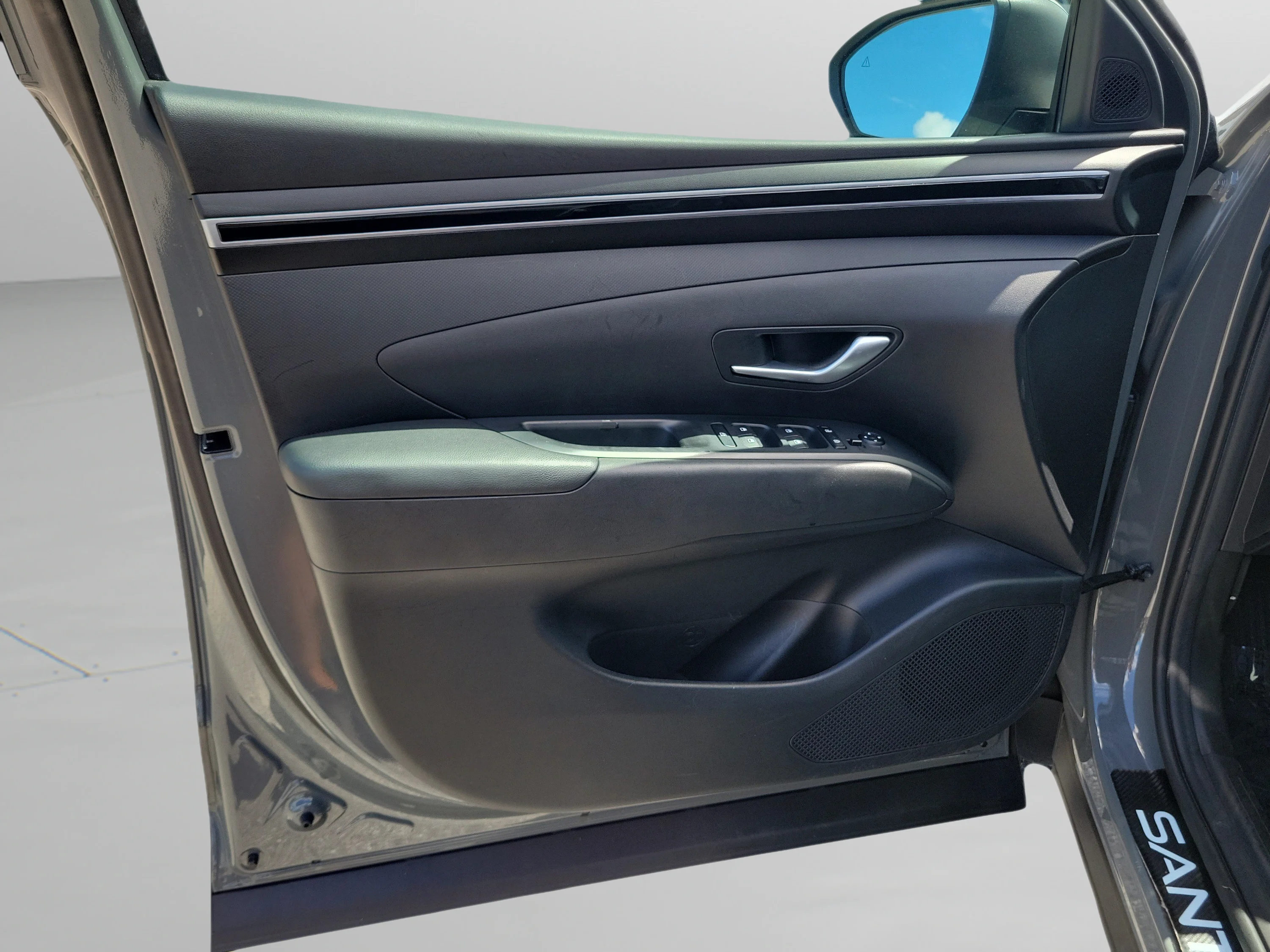 Used 2023 Hampton Gray Hyundai SEL image 18