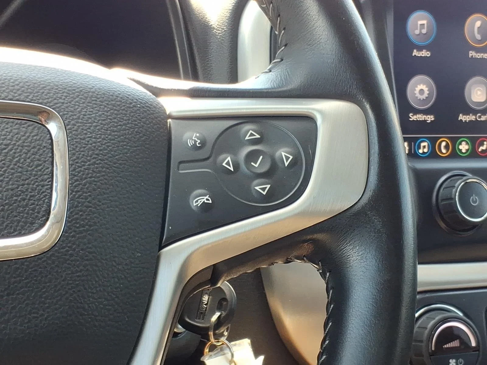 Used 2019 Quicksilver Metallic GMC 4WD SLE image 29