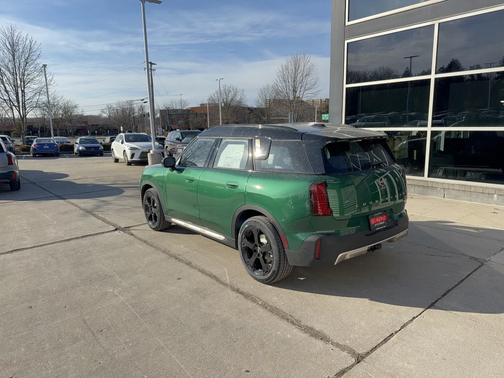 New 2026 British Racing Green IV Metallic MINI Signature Plus image 4