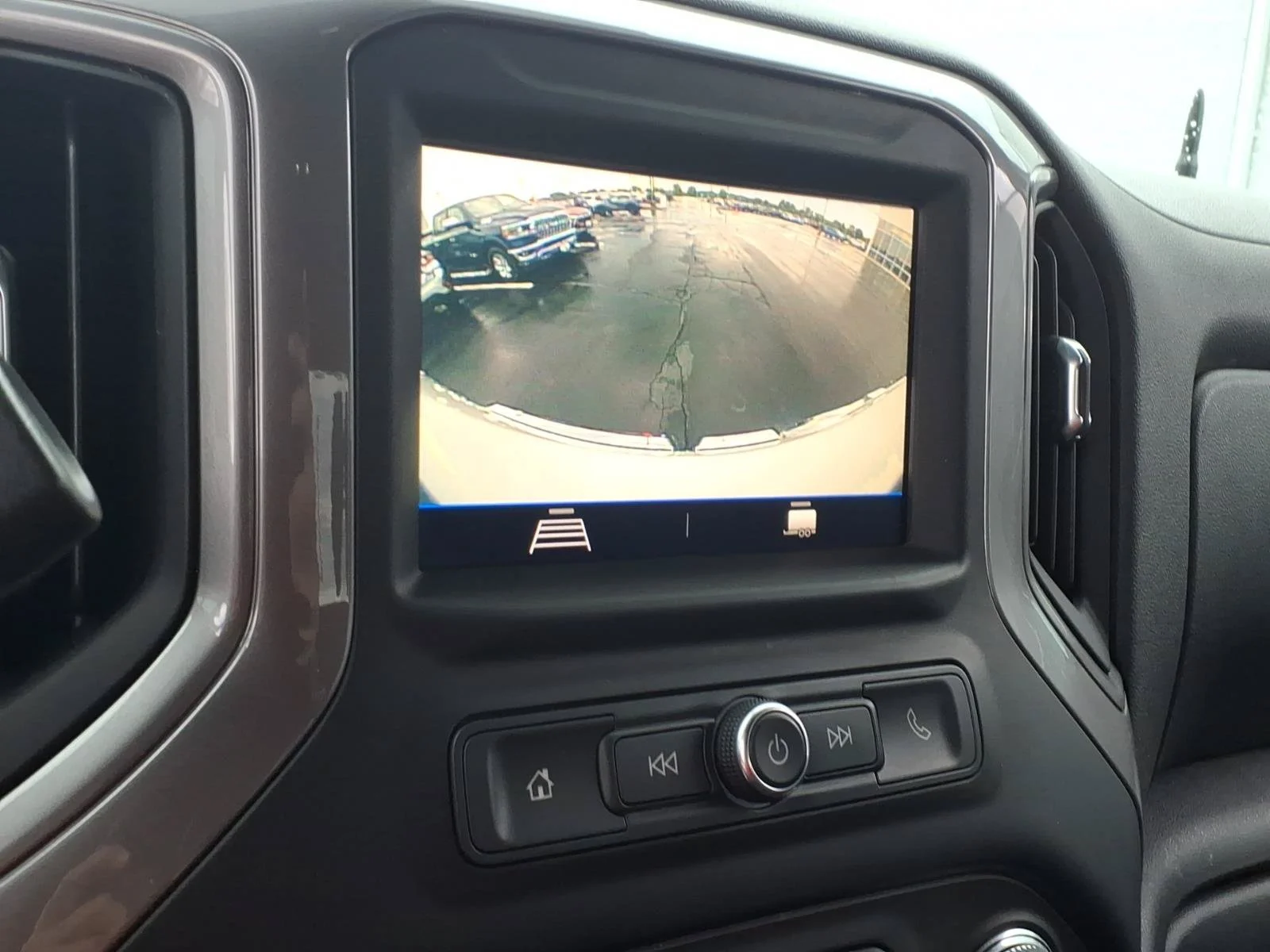 Used 2021 Summit White GMC Base image 11