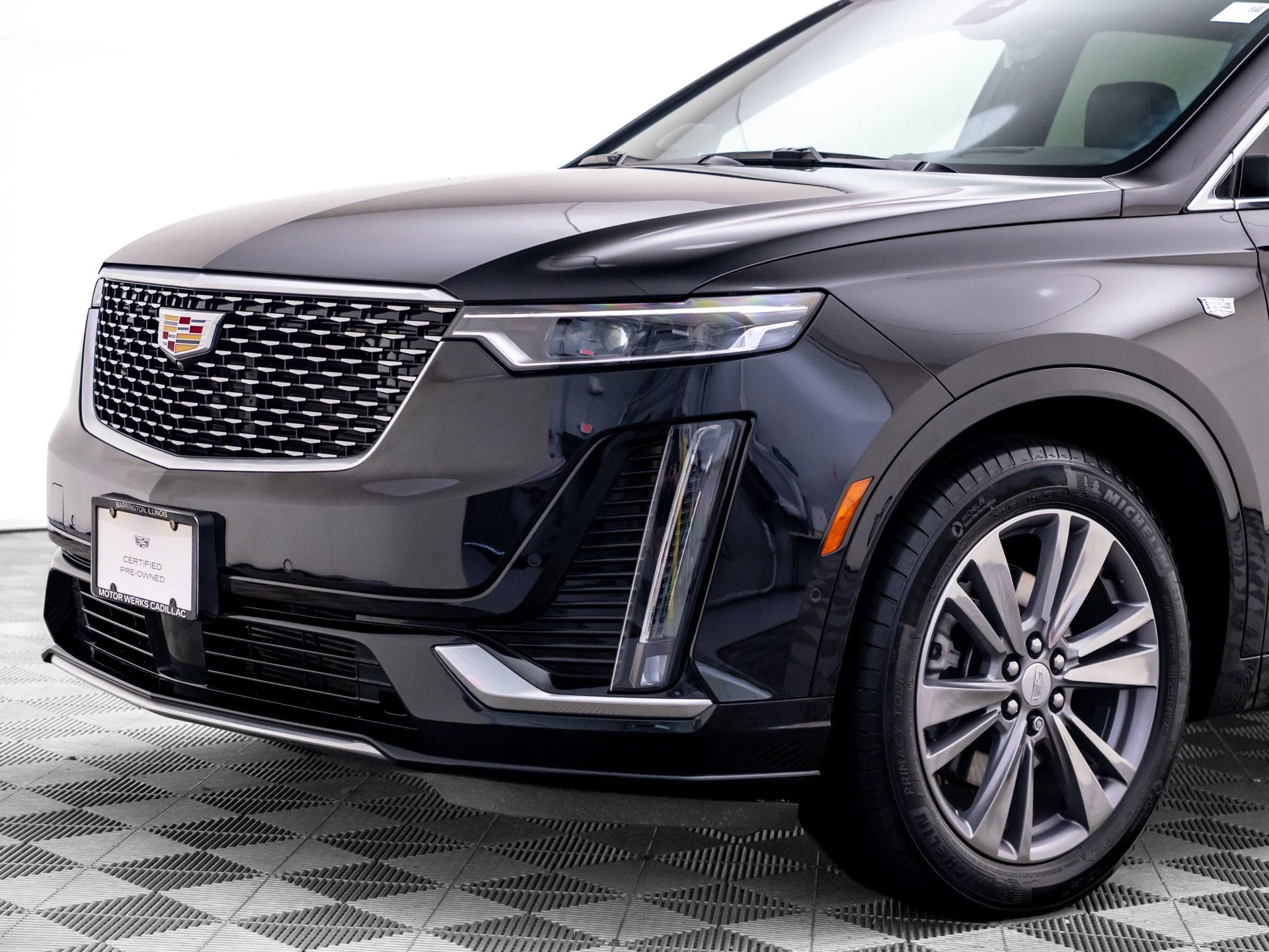 Used 2025 Black Cadillac Premium Luxury image 39
