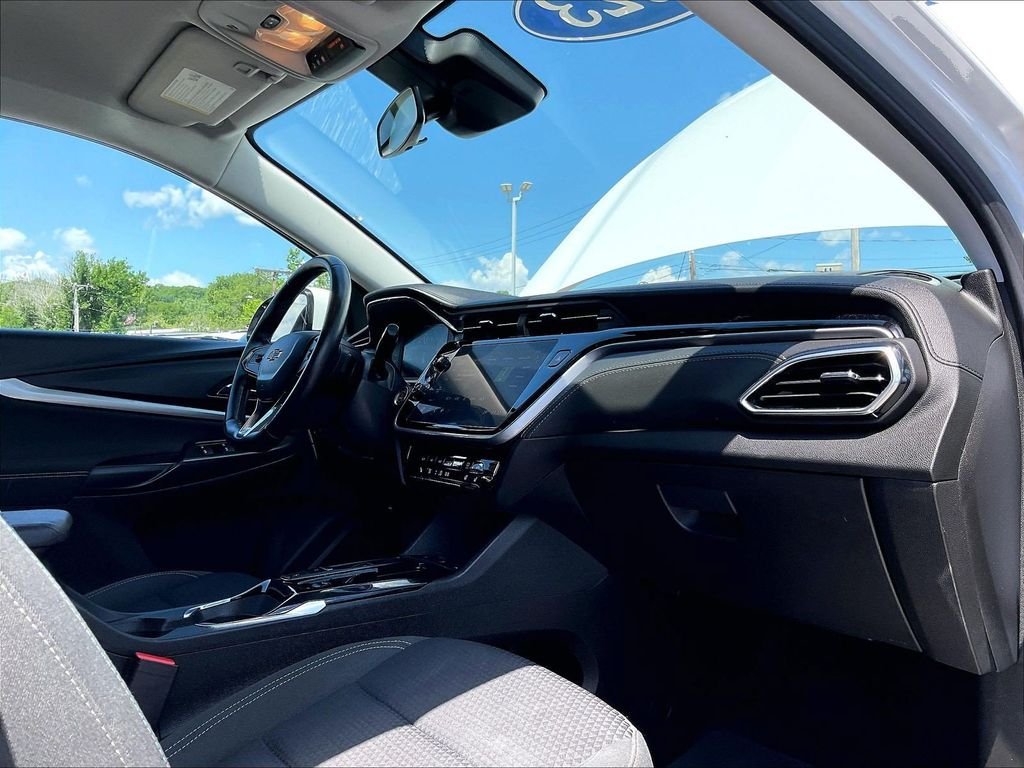 Used 2023 White Chevrolet LT image 14