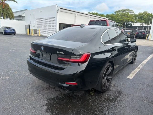 Used 2022 Black BMW 330i image 7