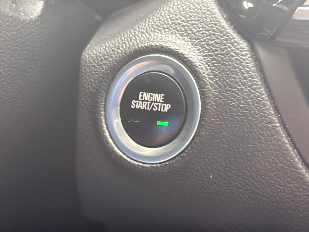 Used 2020 White Buick Essence image 13
