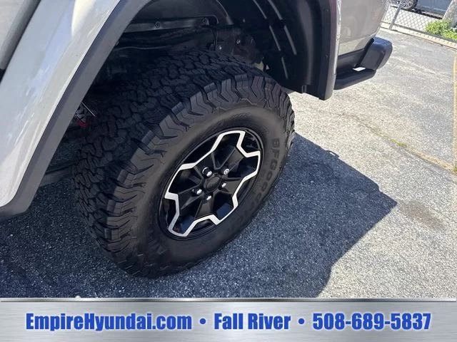 Used 2020  Jeep Rubicon image 12