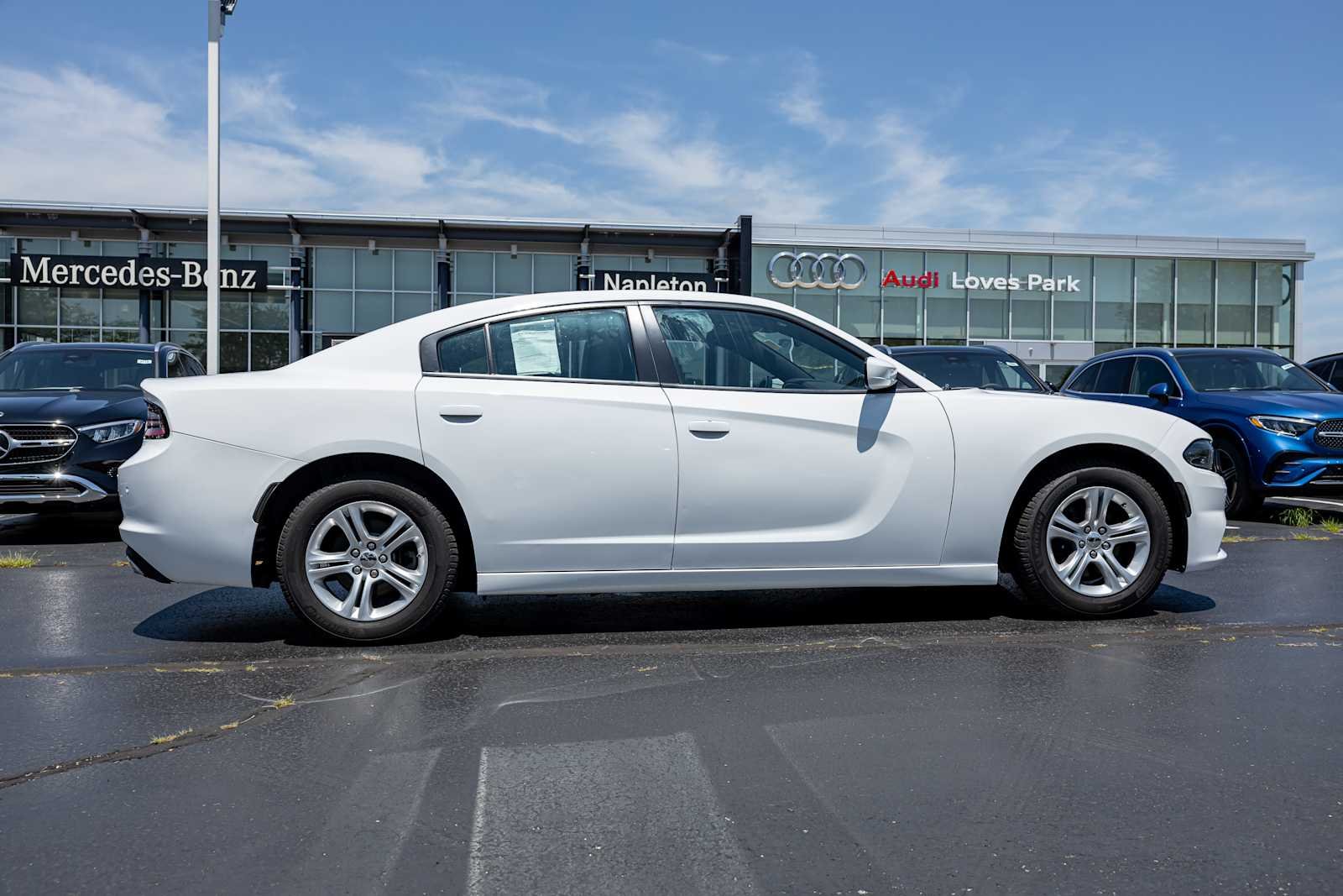 Used 2022 White Knuckle Clearcoat Dodge SXT image 8