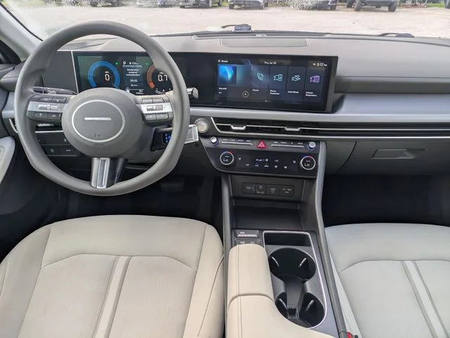 Used 2025 Silver Hyundai SEL image 21