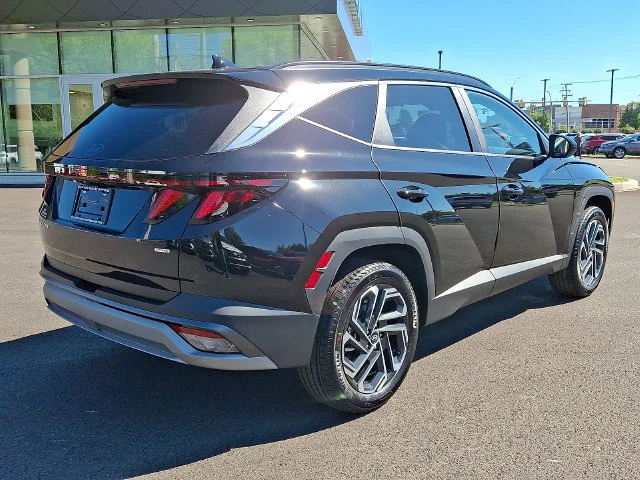 New 2026 Black Hyundai SEL Plus image 4