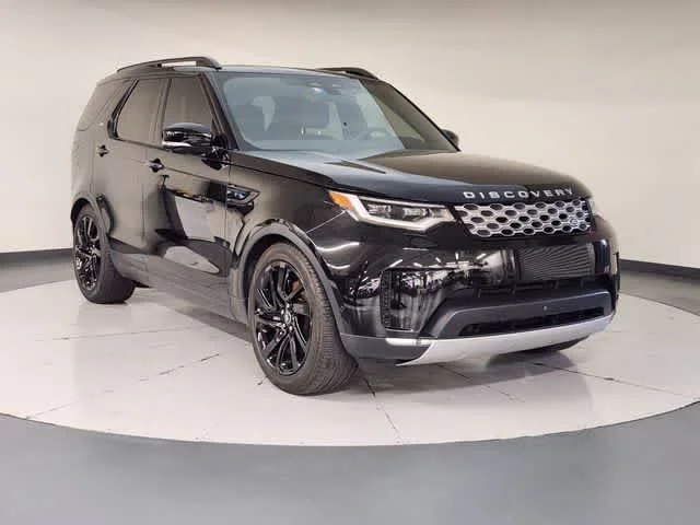 Used 2025 Santorini Black Metallic Land Rover S image 8