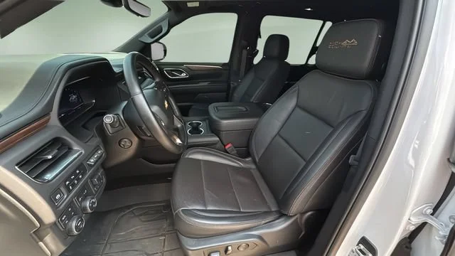 Used 2024 Summit White Chevrolet High Country image 32
