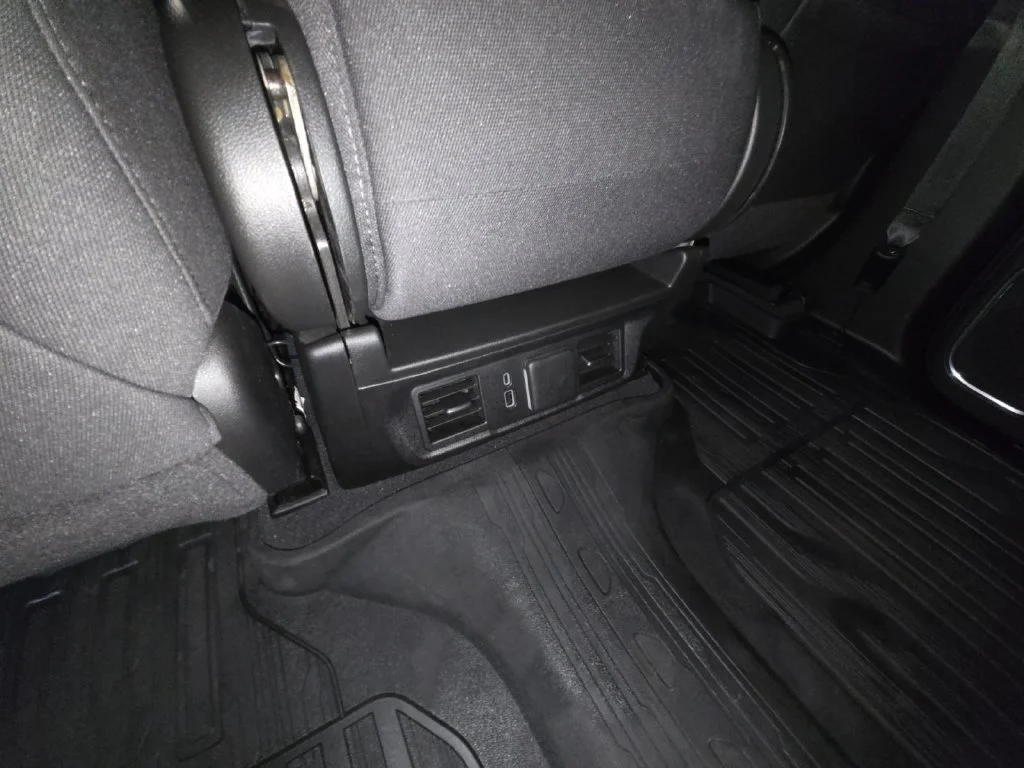 Certified Used 2025 Summit White GMC Elevation image 34