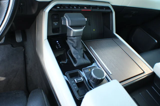 Used 2024  Toyota Capstone Hybrid image 13