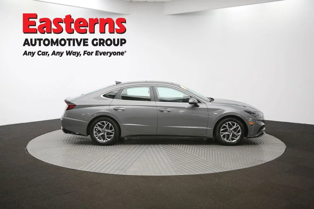 Used 2022 Gray Hyundai SEL image 43