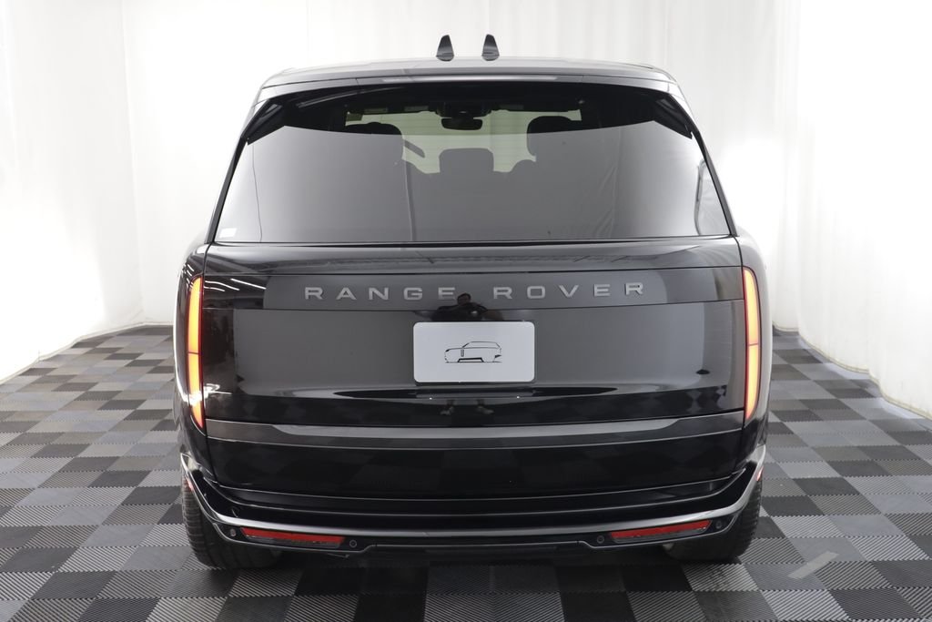 New 2026 Santorini Black LAND ROVER SE LWB 7-Seats / V8 image 18