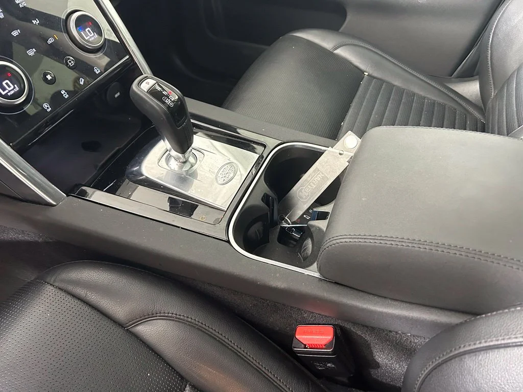 Used 2020 White Land Rover S image 8