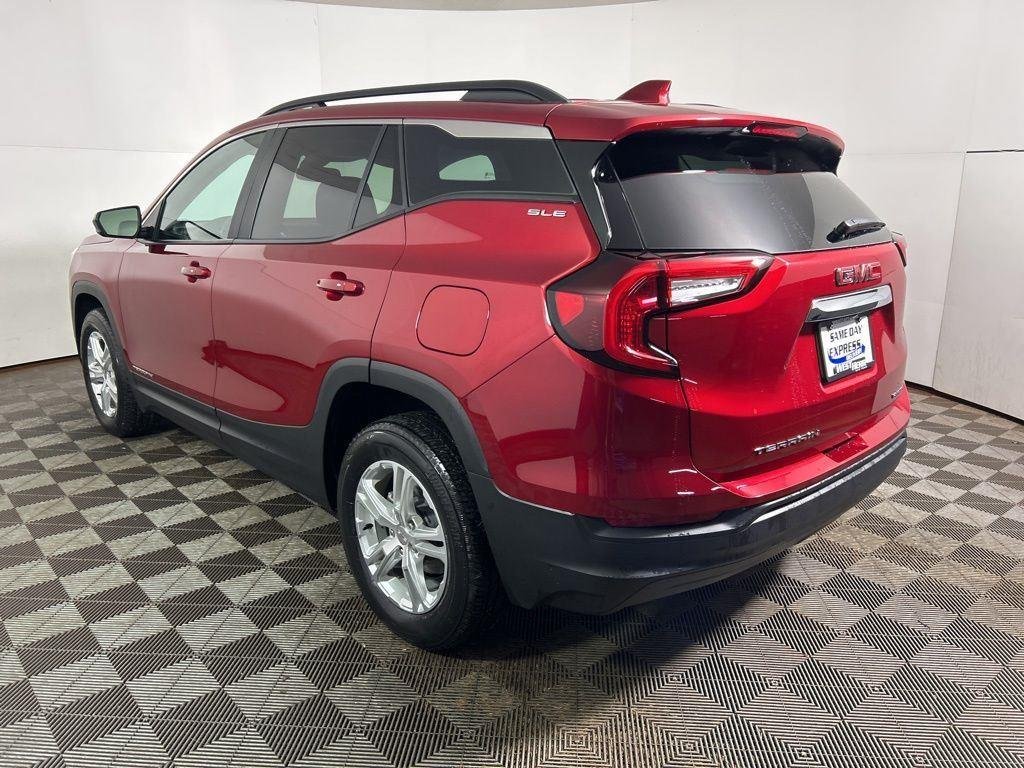 Used 2023 Volcanic Red GMC SLE image 9