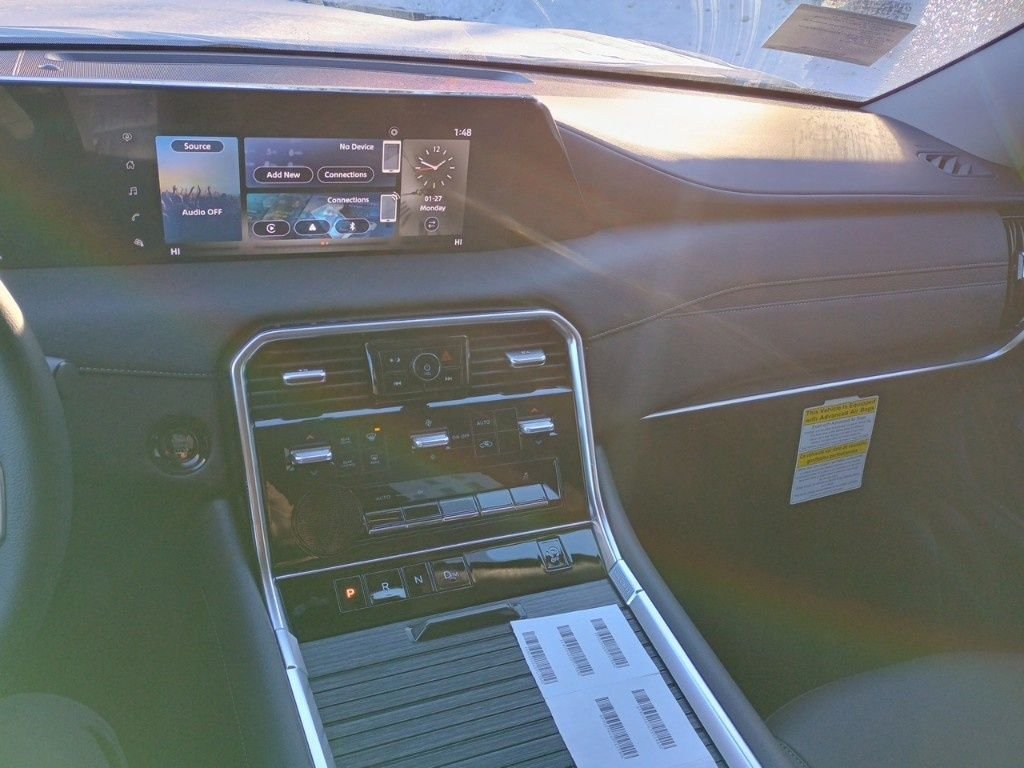 2025 Nissan Armada SV - Photo 20