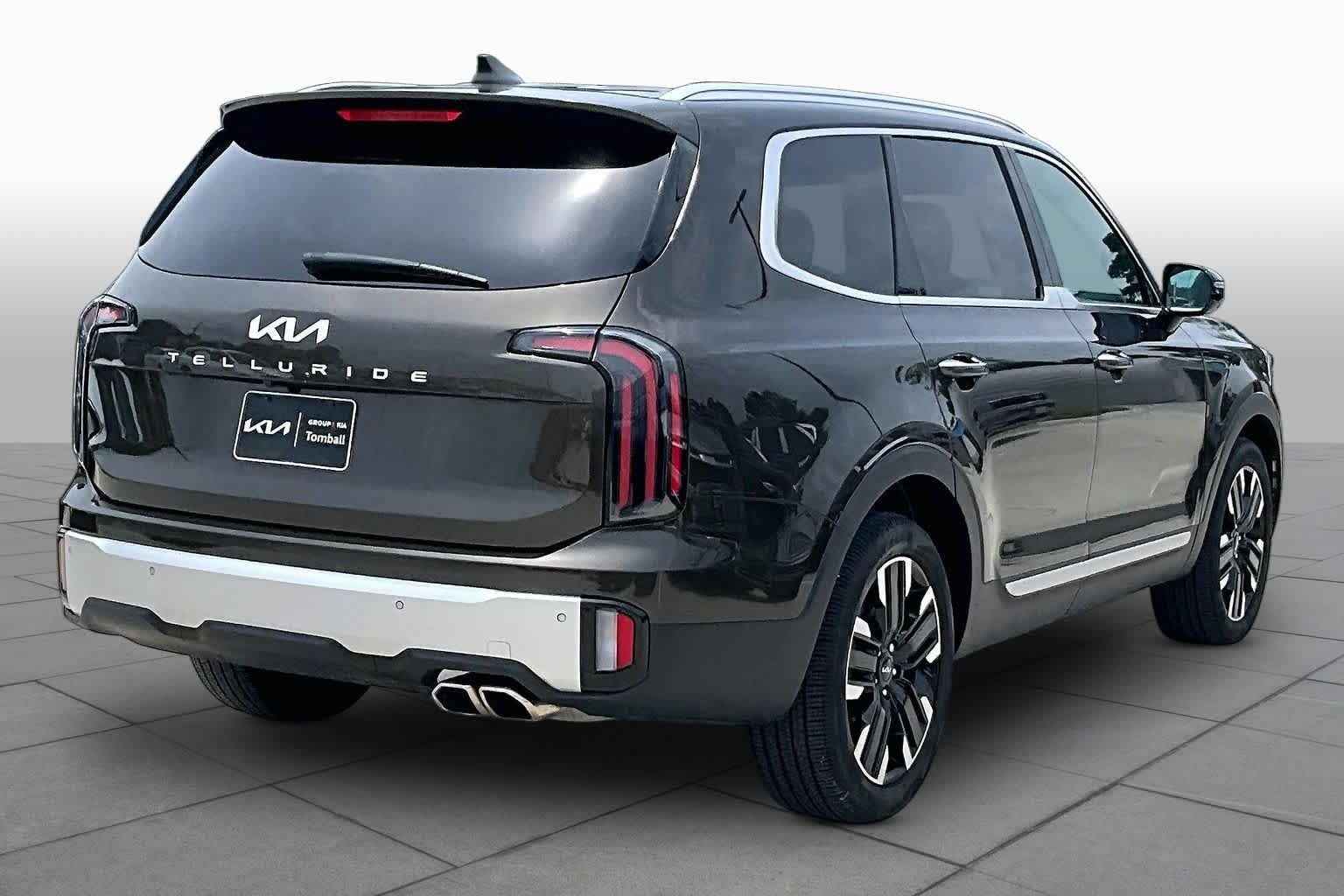 Used 2024 Dark Moss Kia SX image 12