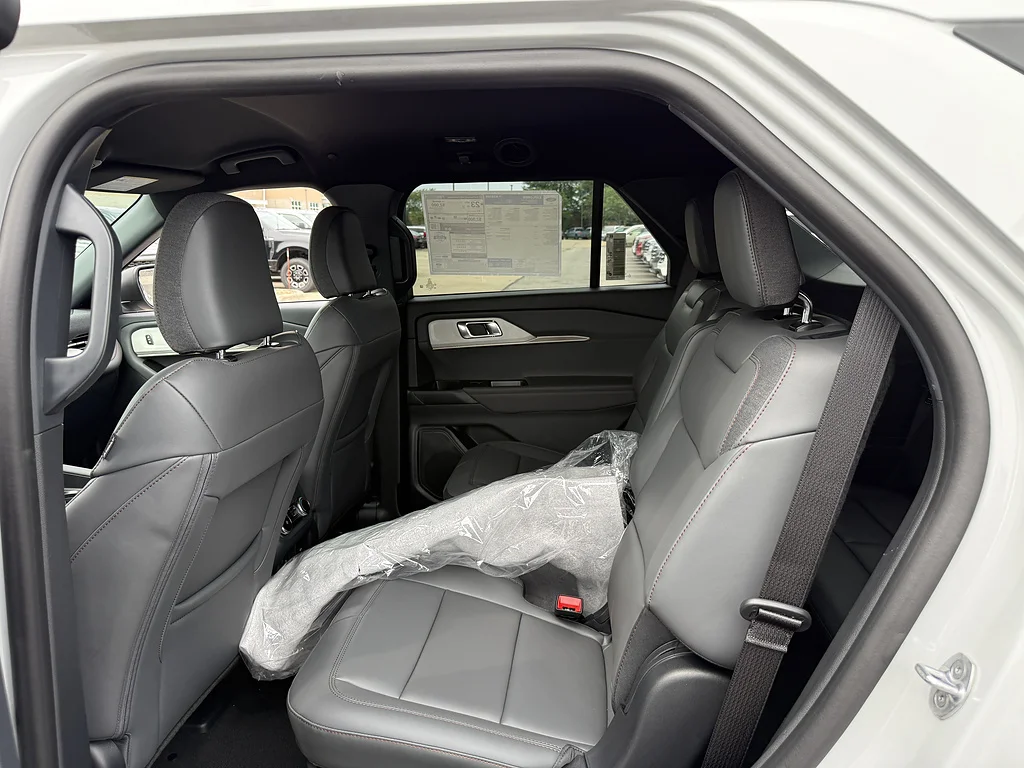 New 2027 Avalanche Gray Ford Active image 6