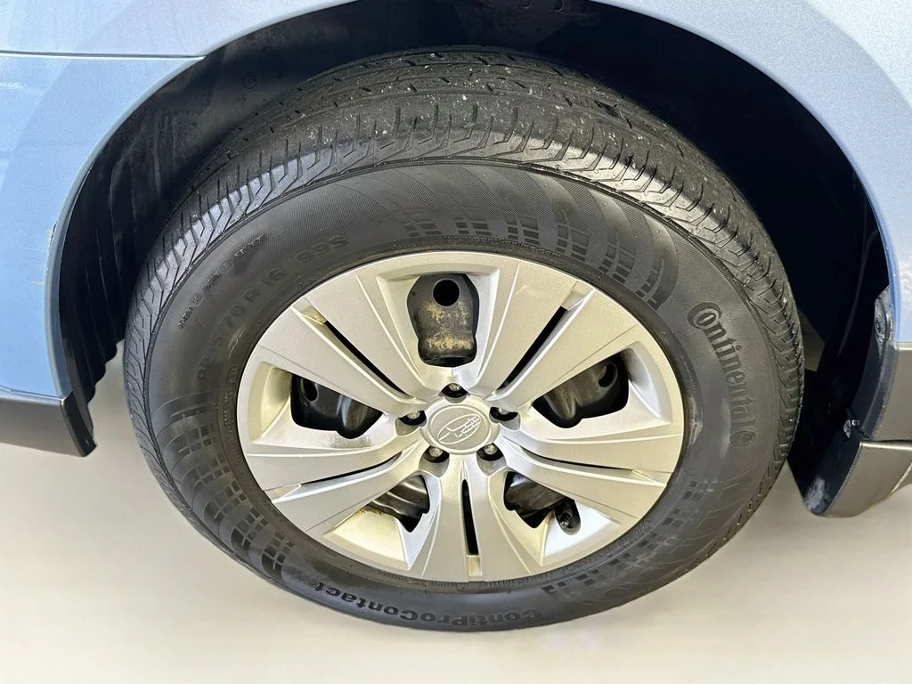 Used 2011 Blue Subaru 2.5i image 36