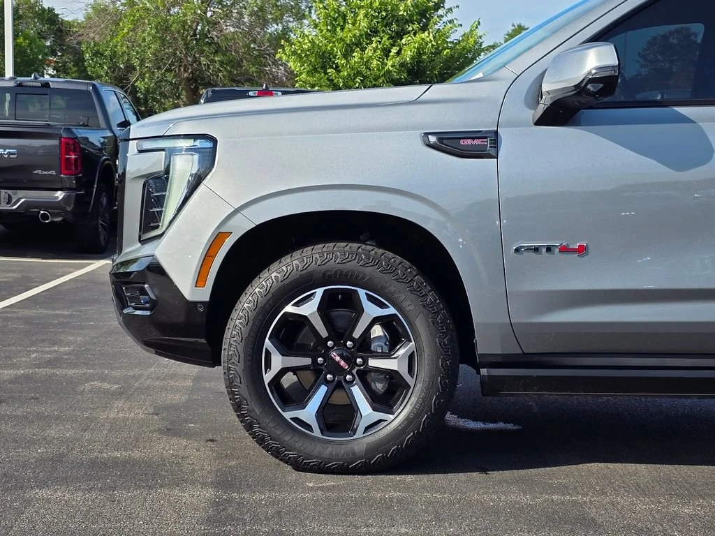 2025 GMC Yukon AT4 - Photo 36