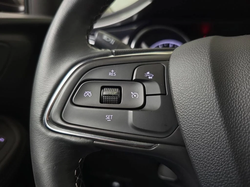 Used 2023 Black Buick Preferred image 19
