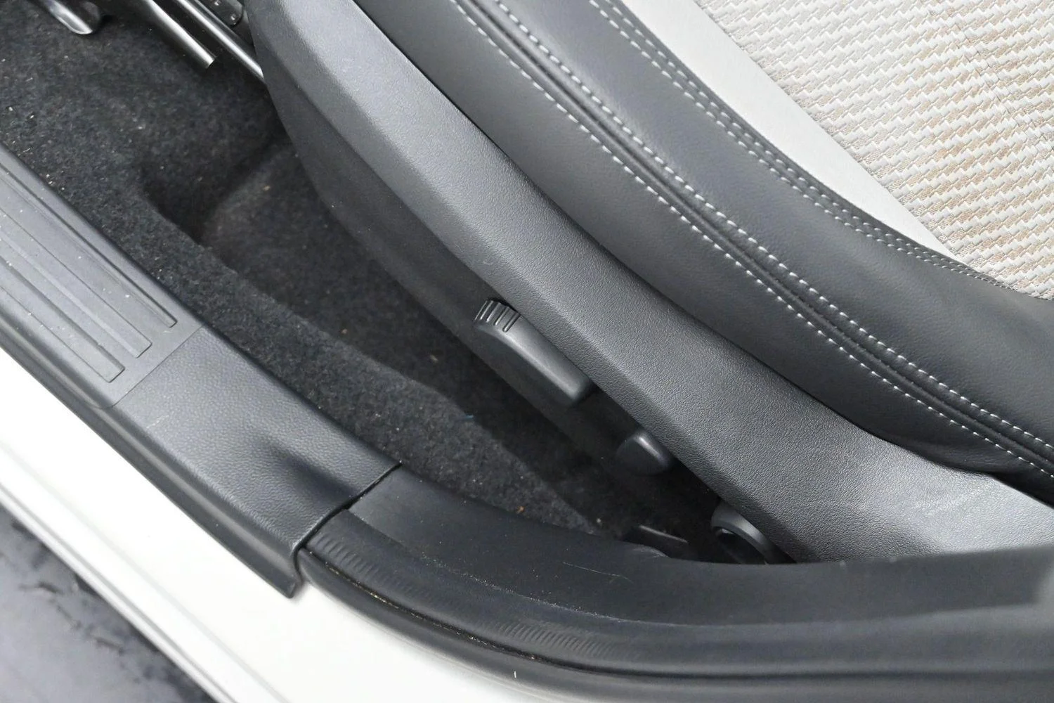 Used 2021 Crystal White Pearl Subaru Premium image 13