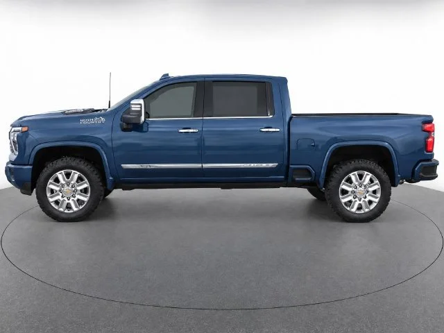 Used 2024 Lakeshore Blue Metallic Chevrolet High Country image 7