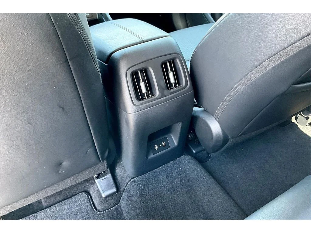 Used 2025  Hyundai SEL Convenience image 24