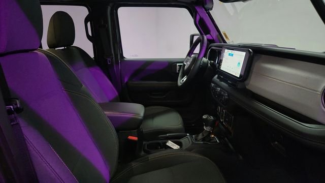 Used 2025 Gray Jeep Sahara 4xe image 21