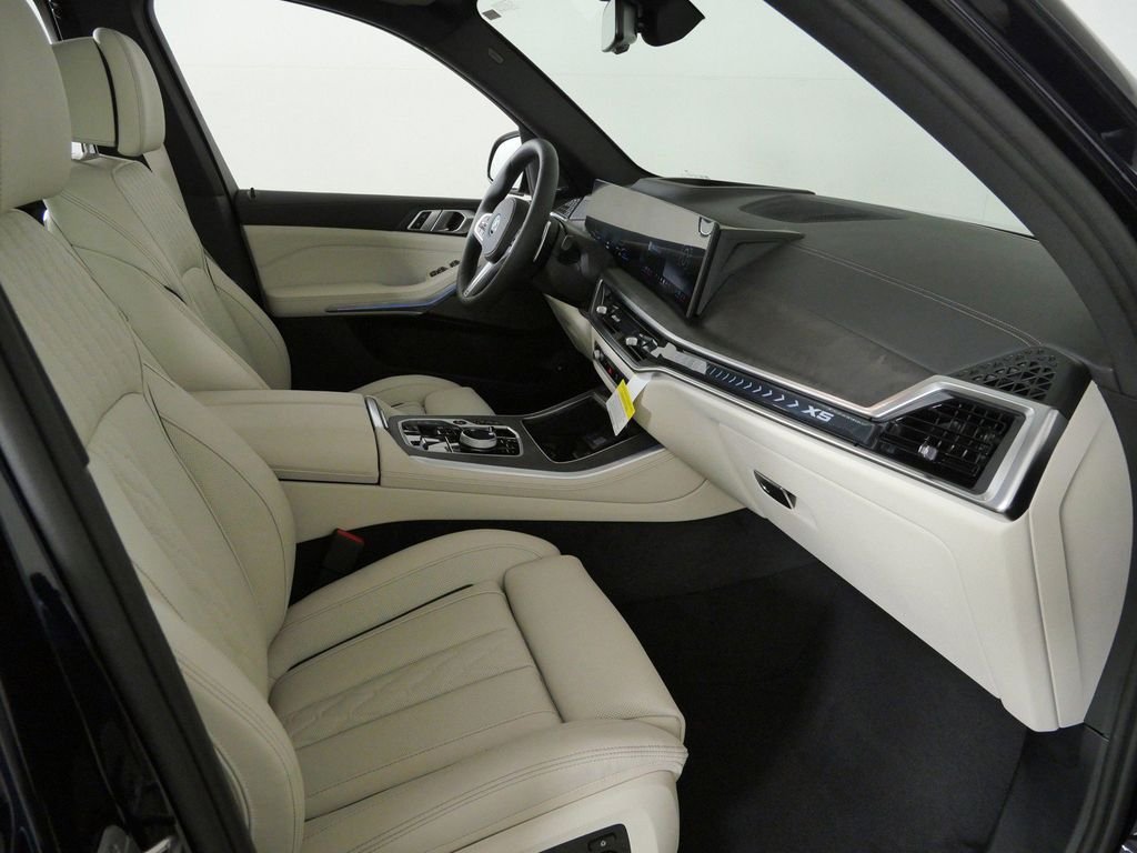 Used 2026 Carbon Black Metallic BMW xDrive50e image 21