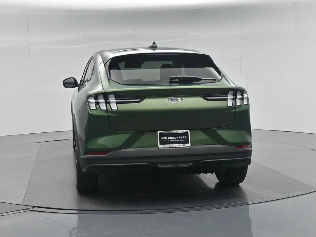 New 2026 Eruption Green Metallic Ford Select image 26
