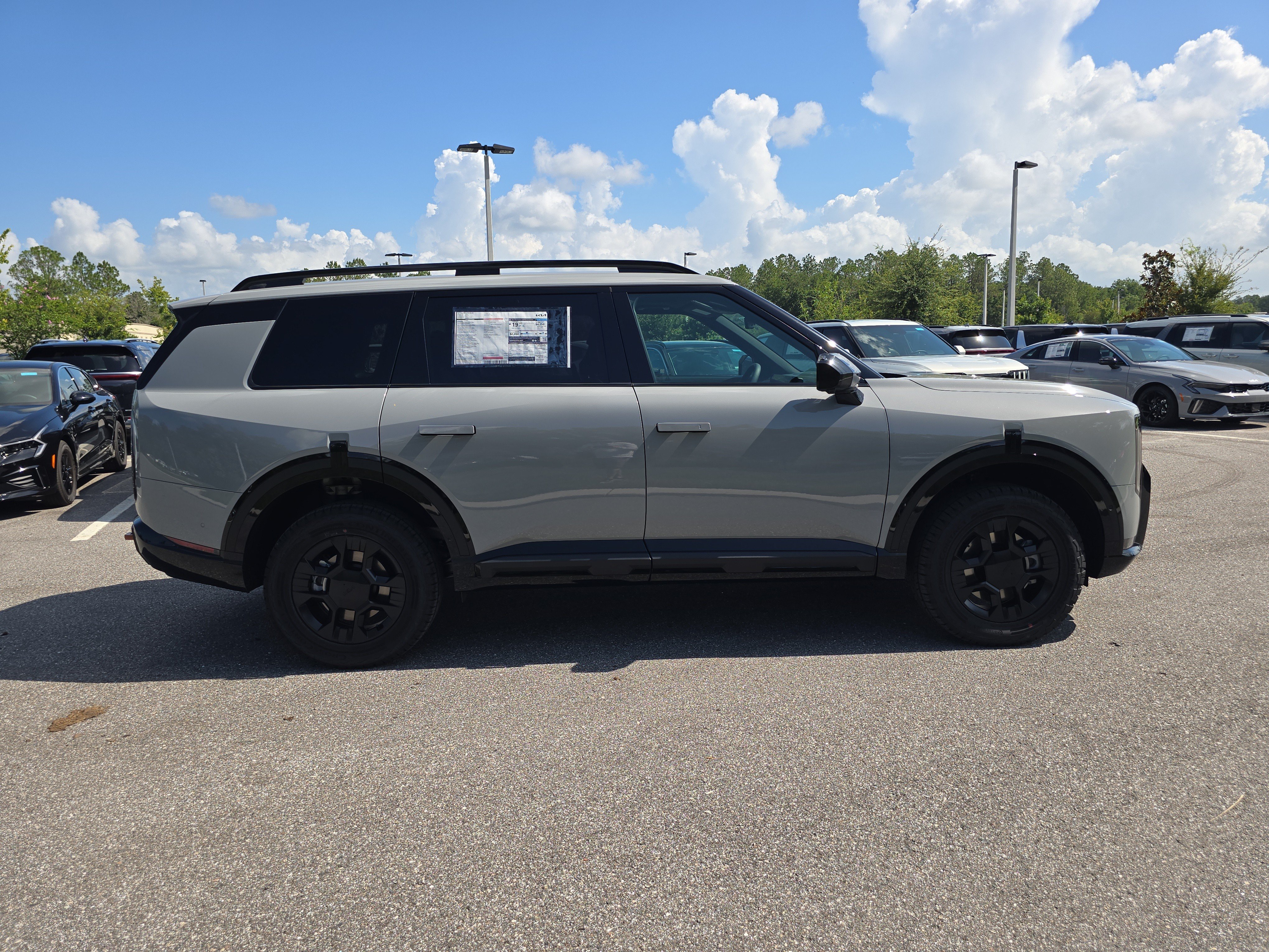 New 2027 Wolf Gray Kia X-PRO SX image 9