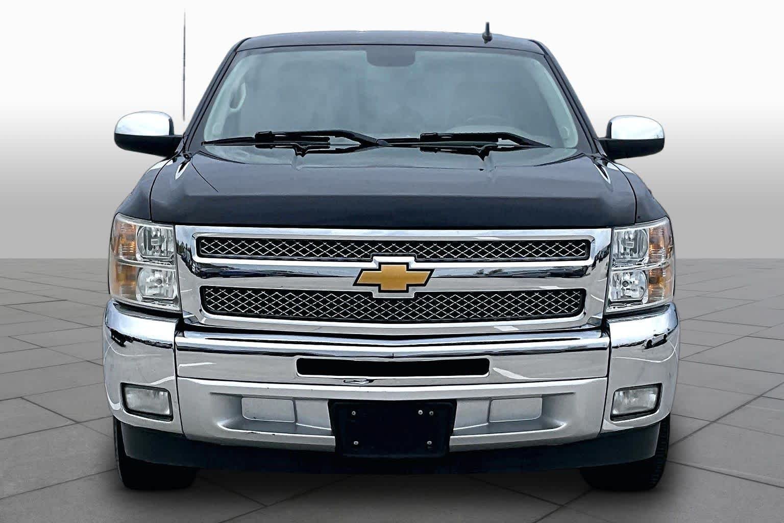 Used 2013 Black Chevrolet LT image 3