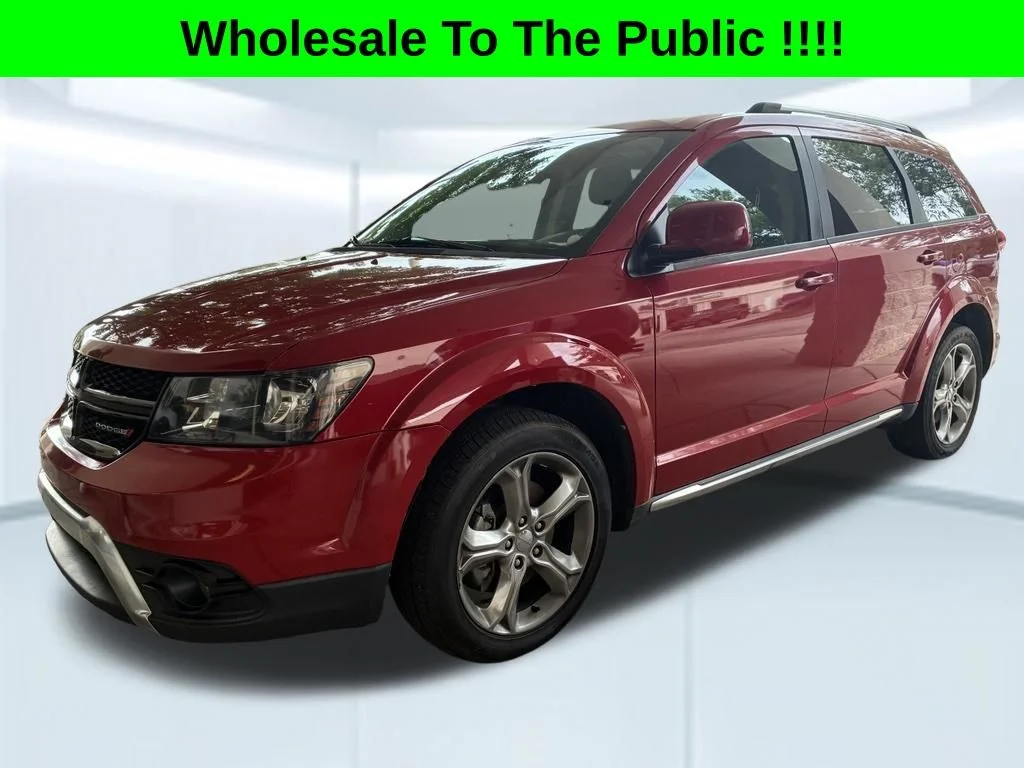 Used 2016 Red Dodge Crossroad image 1