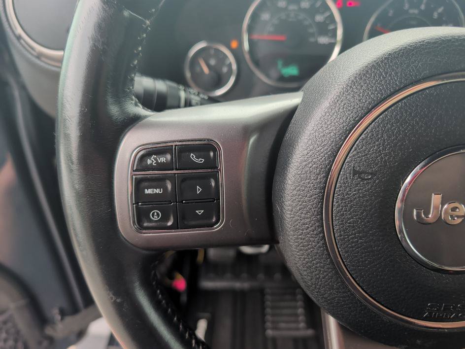 Used 2018 Rhino Clearcoat Jeep Altitude image 19