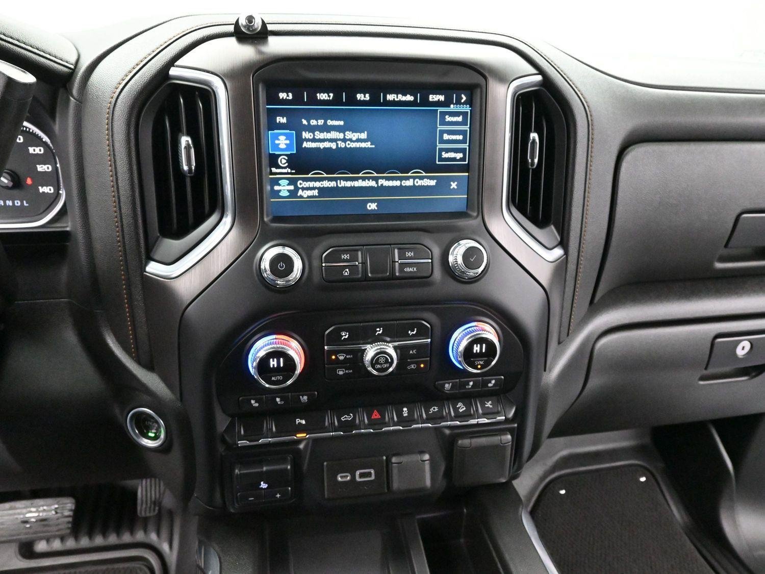 Used 2022 Summit White GMC AT4 image 22