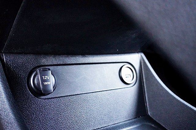 Used 2022 Black Hyundai SEL Premium image 32