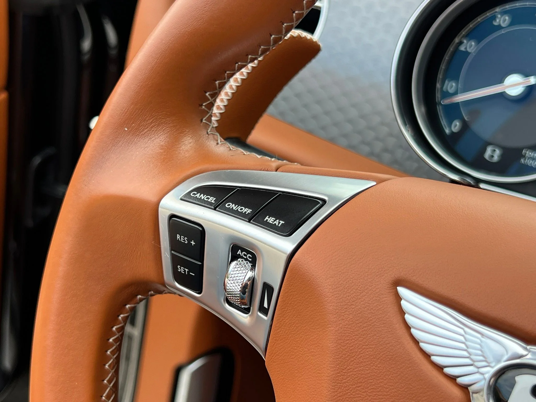Used 2015  Bentley Speed image 27