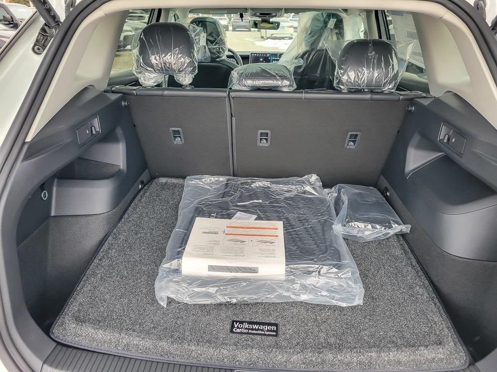 New 2026 Pure White Volkswagen 2.0T SE image 16