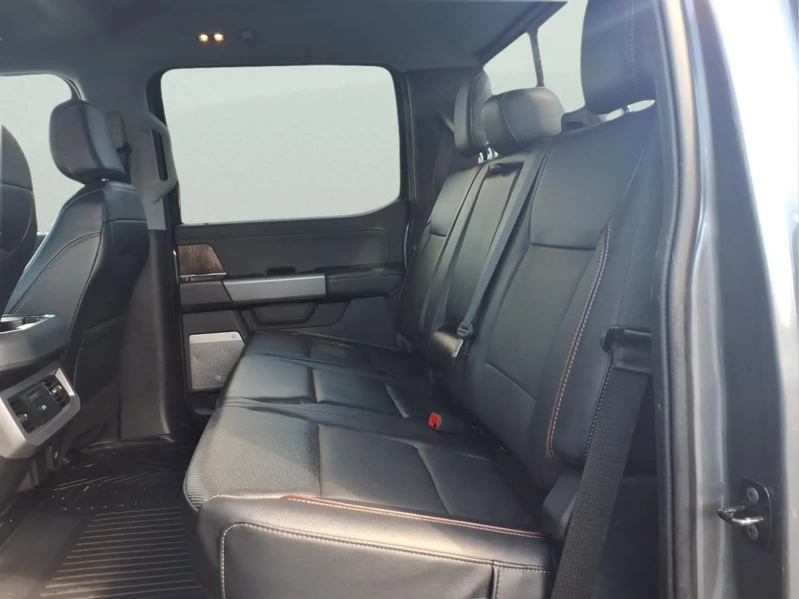 Used 2024 Carbonized Gray Ford LARIAT image 29