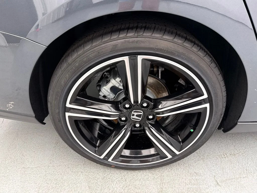 New 2026 Meteorite Gray Metallic Honda SE image 11