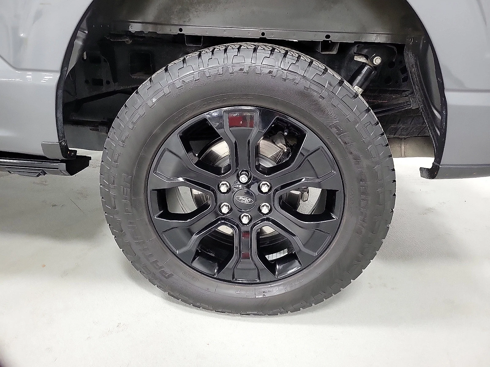 Used 2023 Gray Ford  image 8